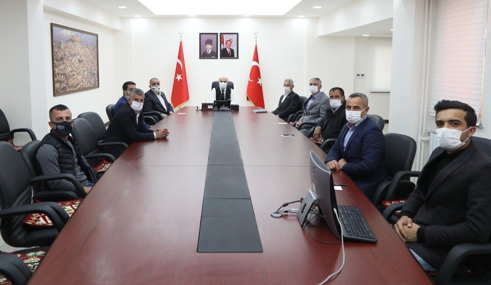 Vali Demirtaş, Muhtarlarla Bir Araya Geldi