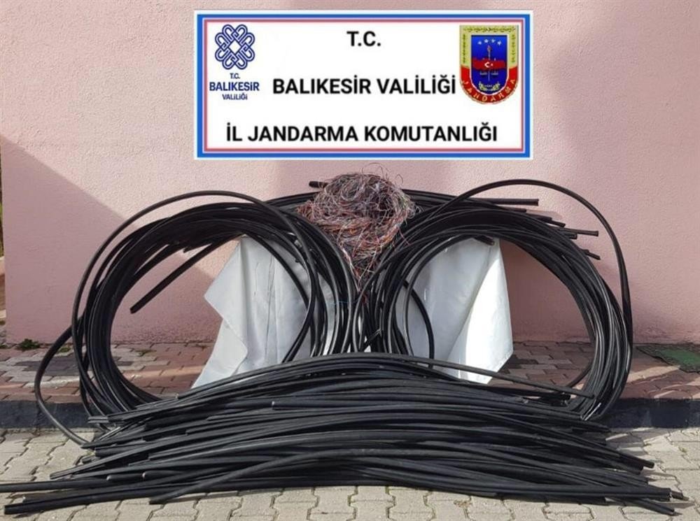Sındırgı Ve Erdek’de Kablo Ve Su Borusu Hırsızlığı Yapan 3 Kişi Yakalandı