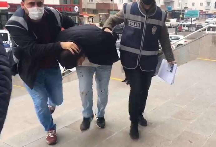 İ̇ndirim Alamayınca Dönerci Kadını Öldüren Zanlı Adliyede