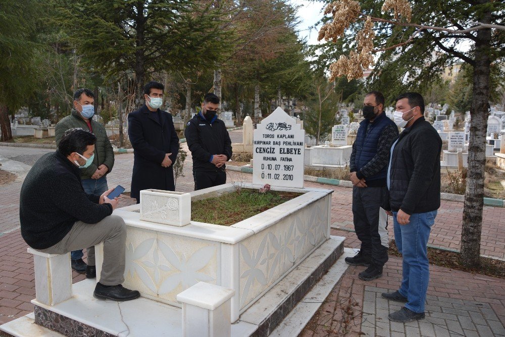 “toros Kaplanı” Cengiz Elbeye Mezarı Başında Anıldı