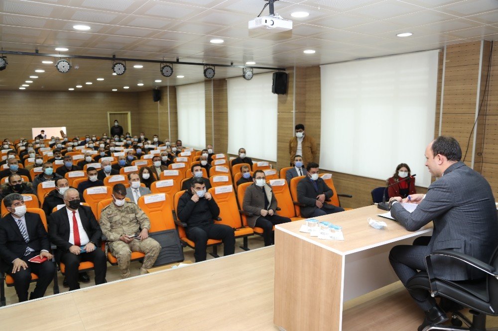 Başkale’de Muhtarlar Toplantısı