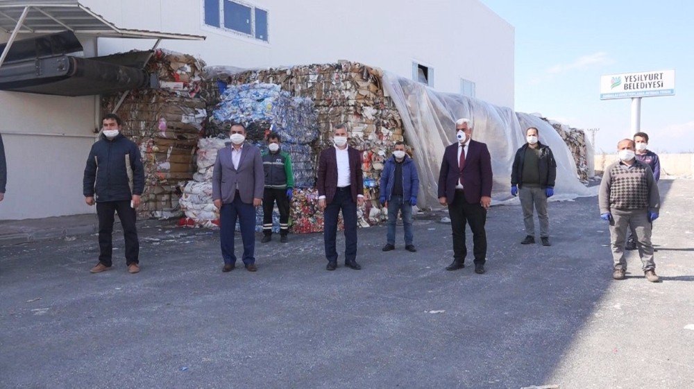 Yeşilyurt’ta 557 Ton Atık Toplandı 9 Bin 469 Ağacın Kesilmesi Önlendi