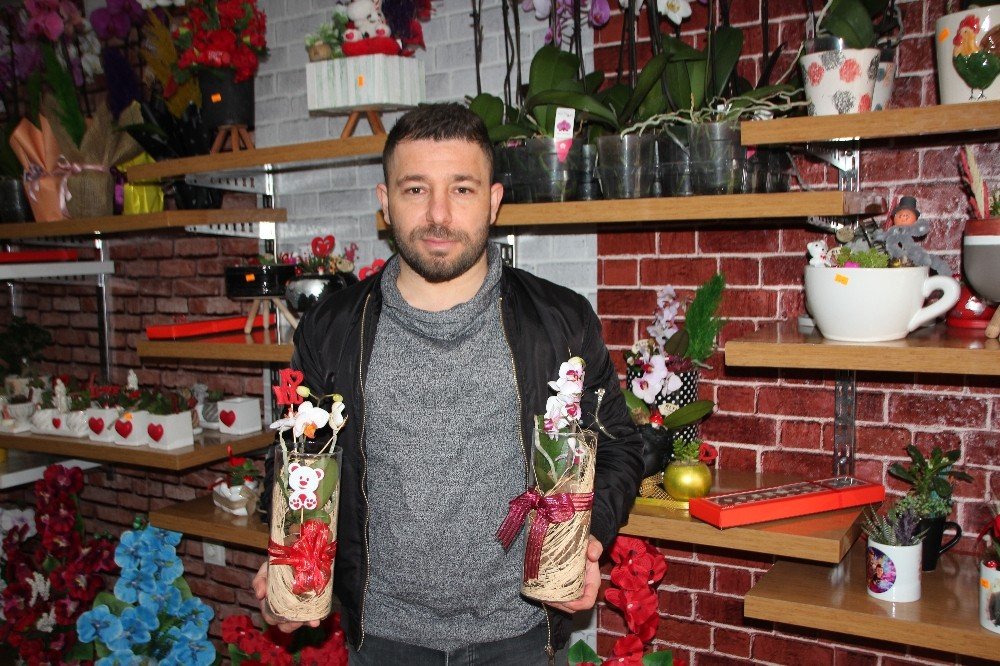 ’covid-14’ Çiçeğine Yoğun İlgi