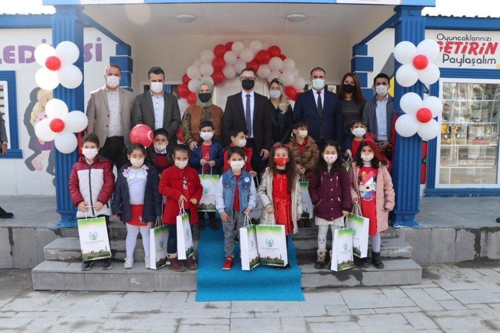 Kayapınar’da Oyuncak Atölyesi Açıldı