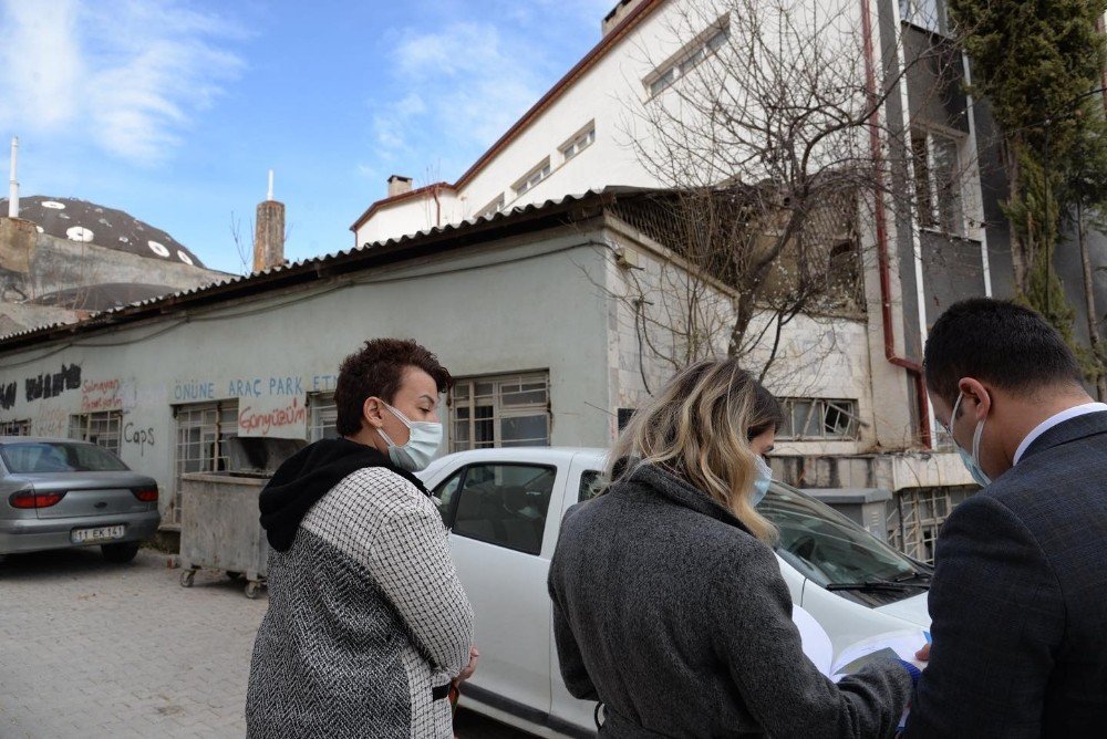 Eski Şehir Hamamı Ve Çevresinde İnceleme