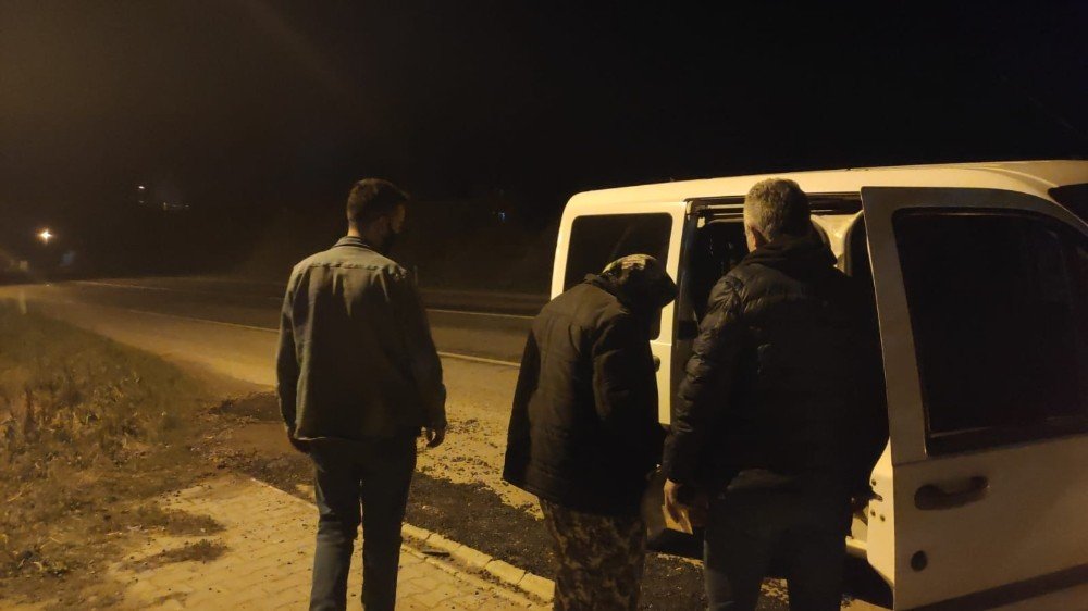 70 Yaşındaki Evsiz Kadına Polis Ve Belediye Sahip Çıktı