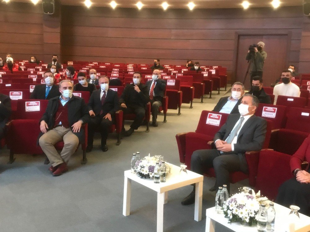 İ̇stanbul Valiliği Evsiz Çiftin Nikahı Kıyıp Evlerini Kurdu