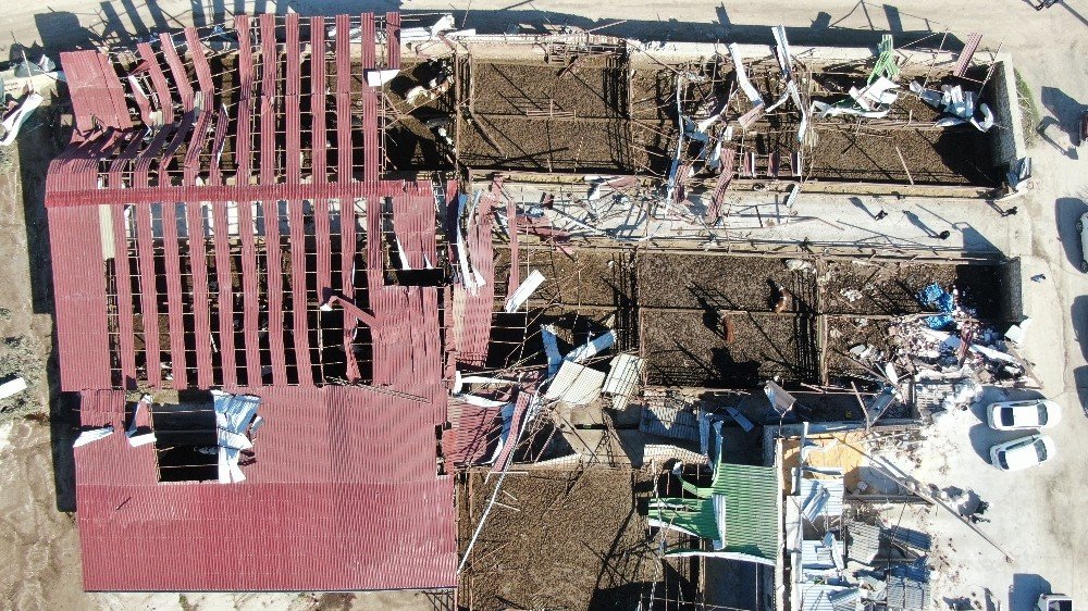 Hortum Alaçatı’da Bir Çiftliği Yerle Bir Etti