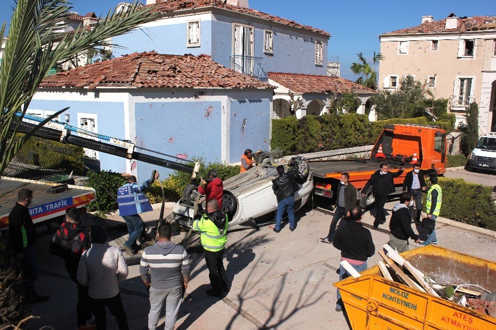 Çeşme’de Hortumun İzleri Siliniyor