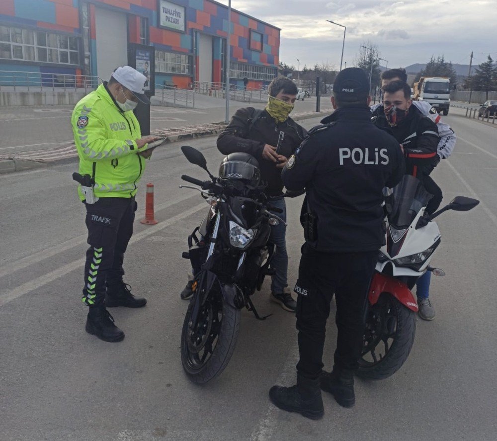 Bozüyük’te Motosiklet Sürücüleri Denetlendi