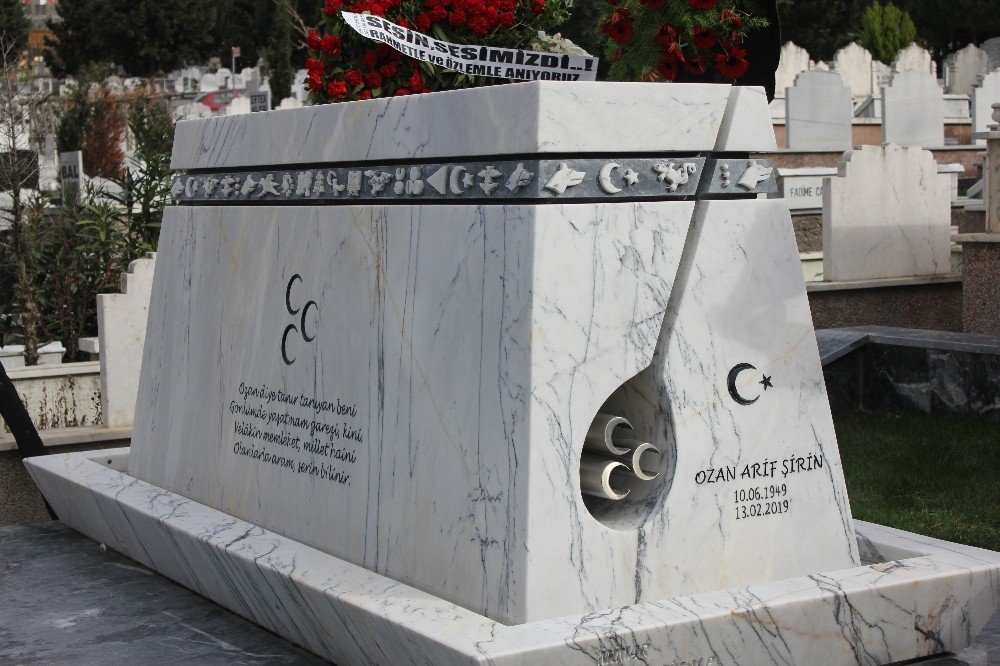 Ozan Arif Dualarla Anıldı