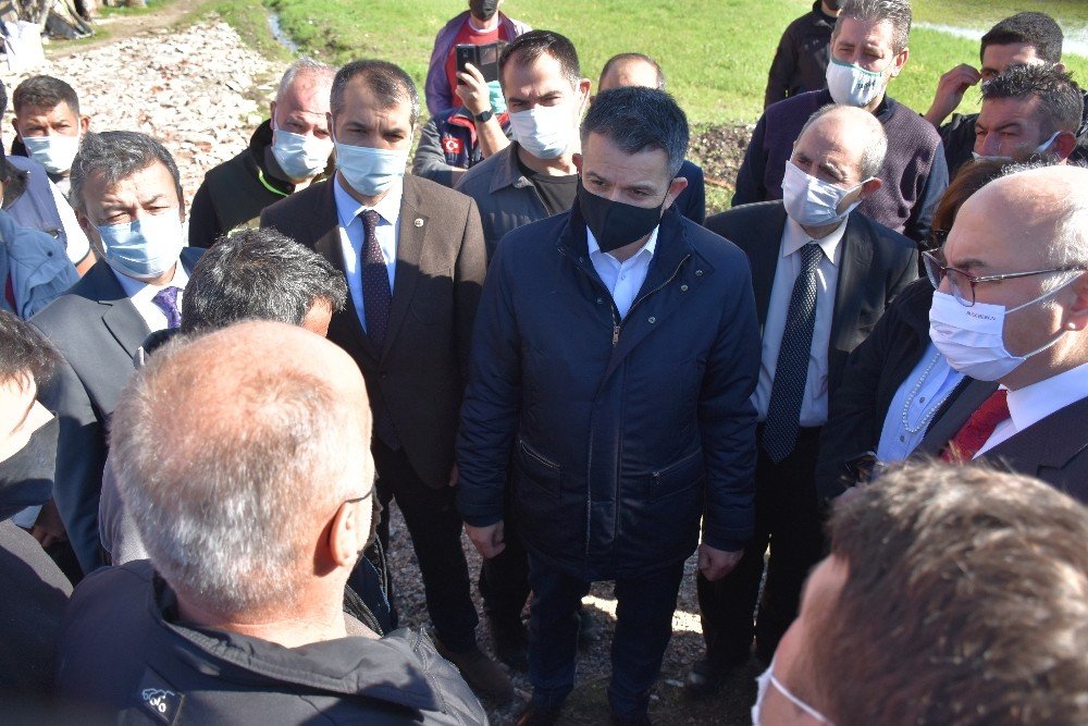 Bakan Pakdemirli’den Doludan Zarar Gören Çiftçilere Ziyaret