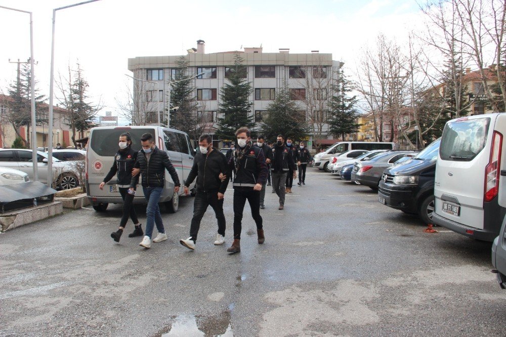 Uyuşturucu Operasyonunda Yakalanan 4 Kişi Tutuklandı
