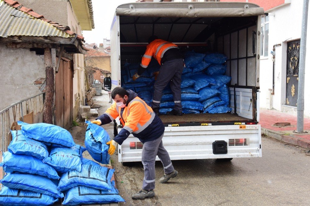 Bilecik Belediyesi’nden Kömür Yardımı