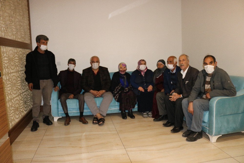Kısıtlamaya Rağmen Aileler, Evlat Nöbetine Kararlılıkla Devam Ediyor