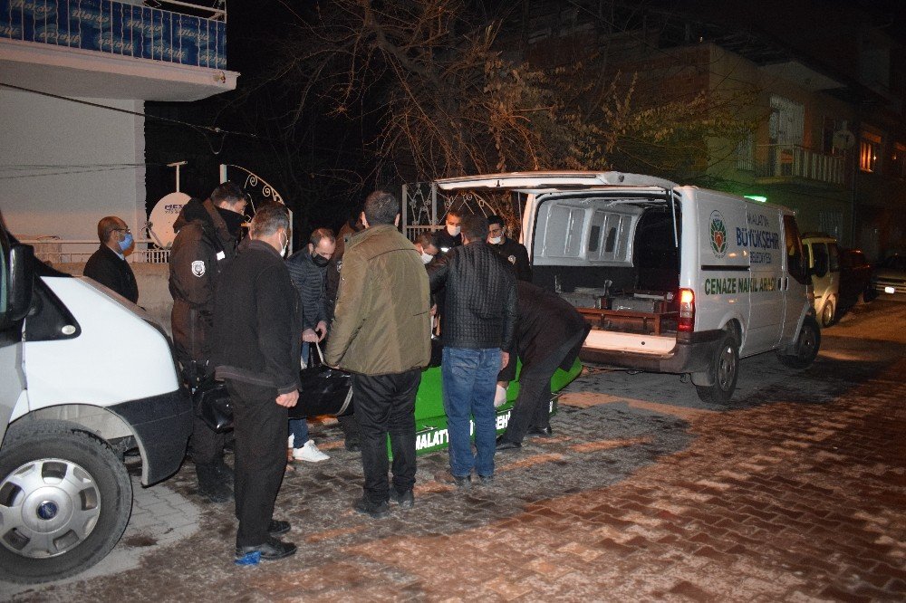 2 Çocuk Babası Genç Adam Girdiği Bunalım Sonucu Hayatına Son Verdi