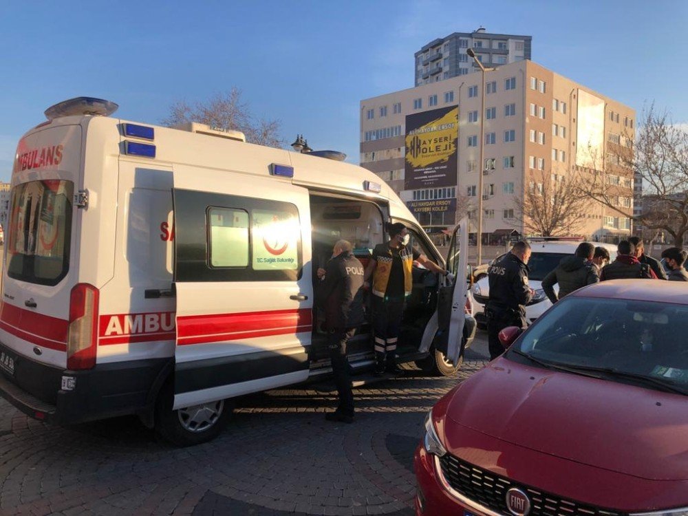 Kayseri’de Öğrenciler Arasında Bıçaklı Kavga: 2 Yaralı