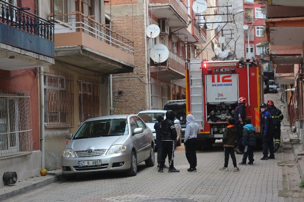 Sobada Patlayan Pil İtfaiye Ekiplerini Alarma Geçirdi