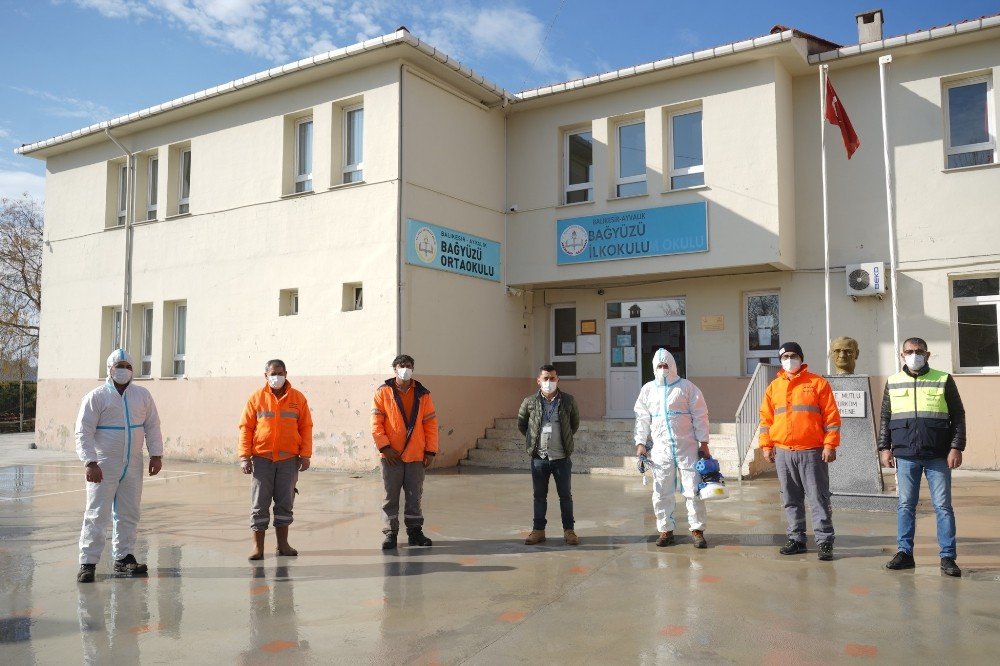 Ayvalık’ta Köy Okullarında Dezenfeksiyon