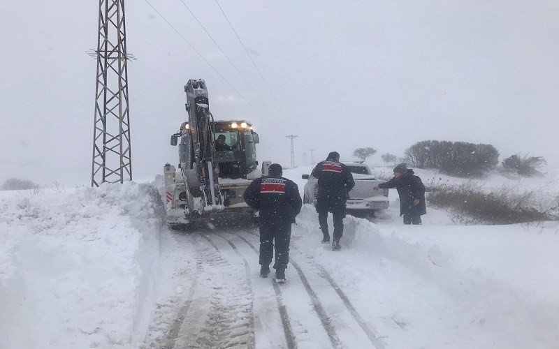 Lapseki’de Çiftlik Evinde Mahsur Kalan Vatandaş Kurtarıldı
