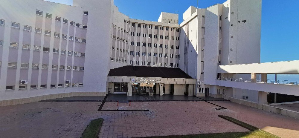 Kuşadası’ndaki Uygulama Oteli Ve Otelcilik Lisesi Yıkılıyor