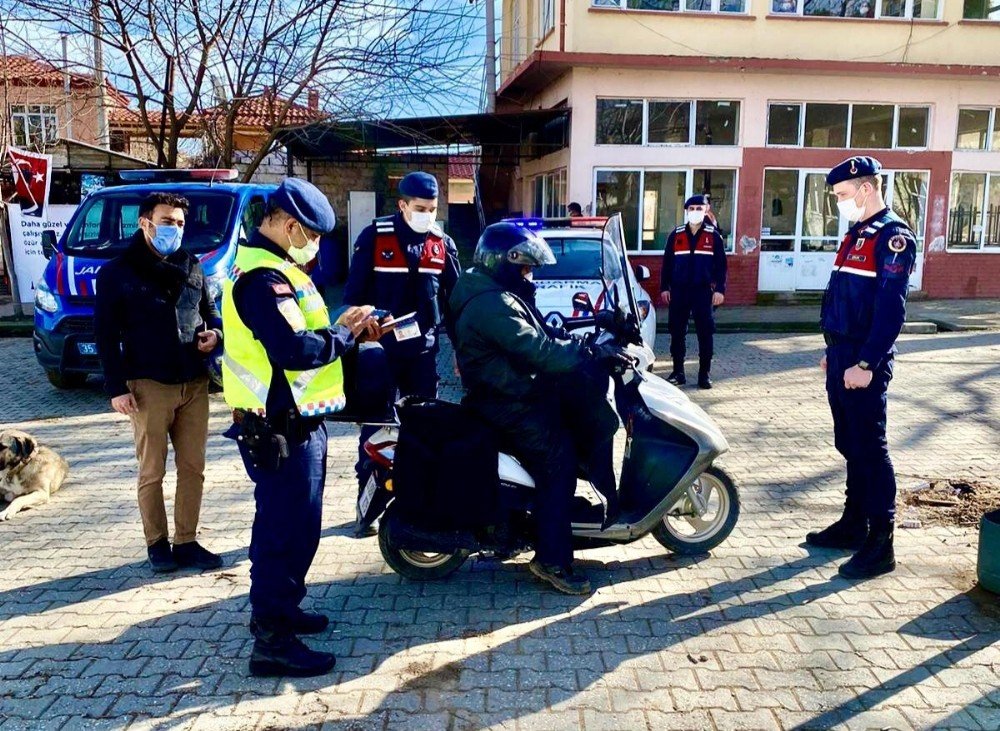 İ̇zmir’de Jandarmadan Huzur Ve Güven Uygulaması