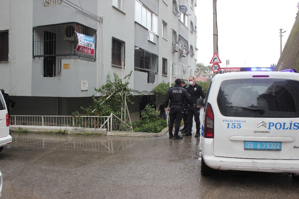 İ̇zmir’de Apartman Boşluğuna Düşen Yaşlı Adam Öldü