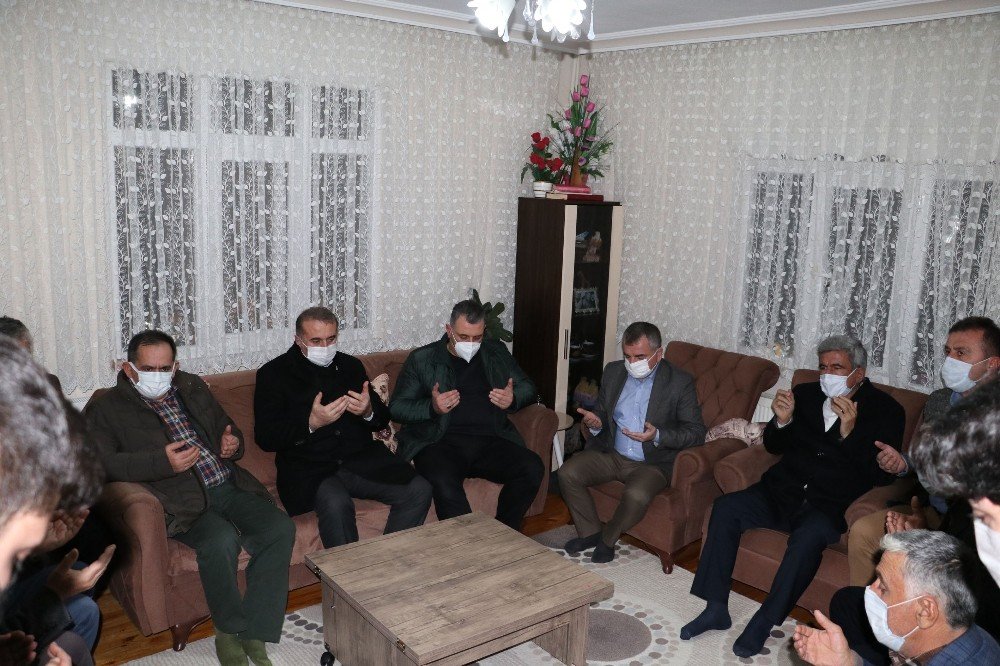 Başkan Demir Ve Milletvekili Çilez’den Havza Belediyesi Çalışanının Ailesine Taziye Ziyareti