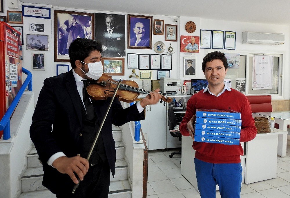 Çeşmeli Esnaftan Sevgililer Günü’nde Keman Eşliğinde Paket Servisi