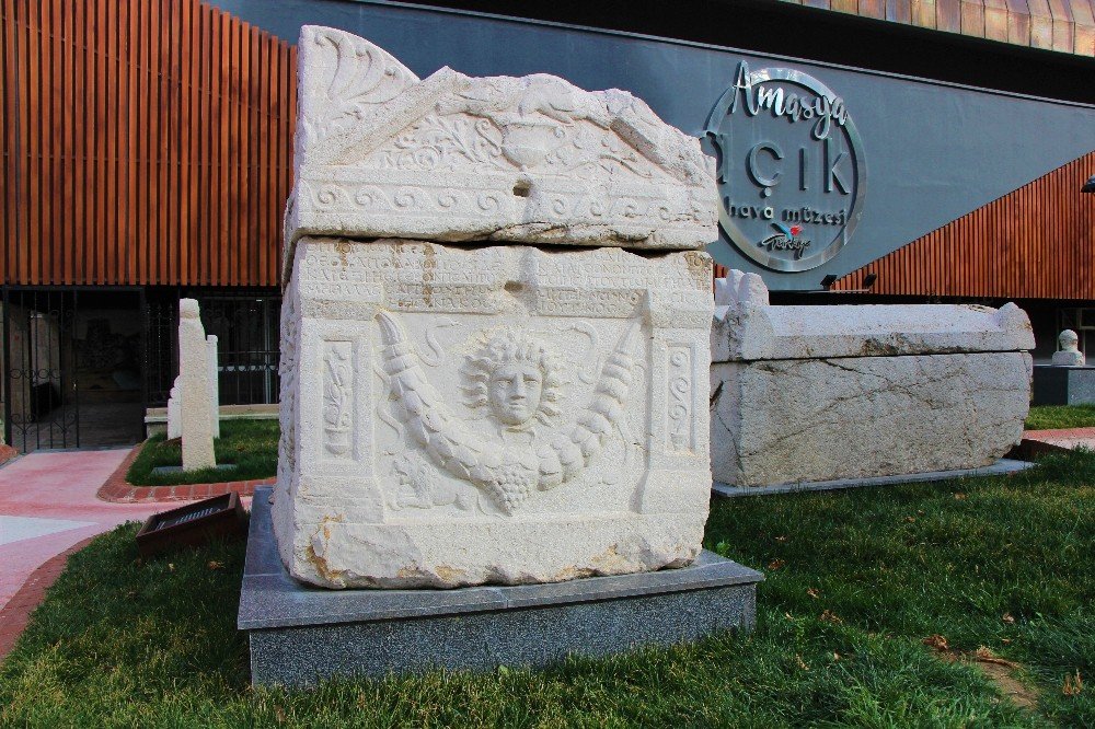 Bin 700 Yıllık ‘lanetli’ Lahit