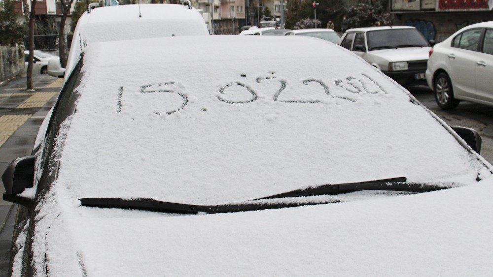 Ankara’da Beklenen Kar Yağışı Başladı