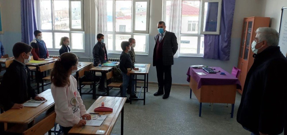 Adilcevaz’da 3 Bin Öğrenci Yüz Yüze Eğitime Başladı