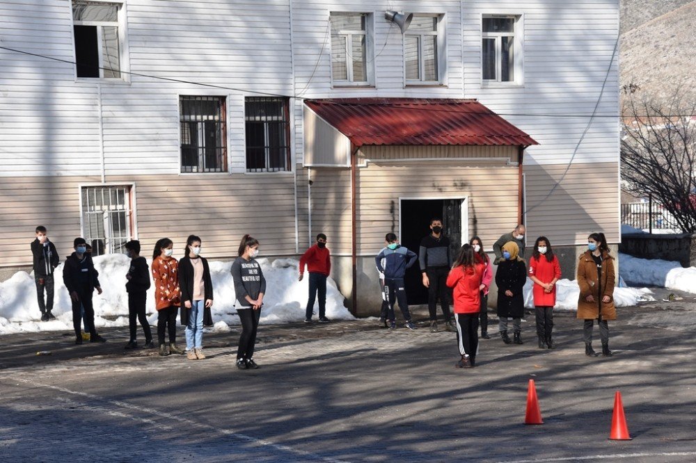 Bitlis’te 447 Köy Okulunda Yüz Yüze Eğitim Başladı