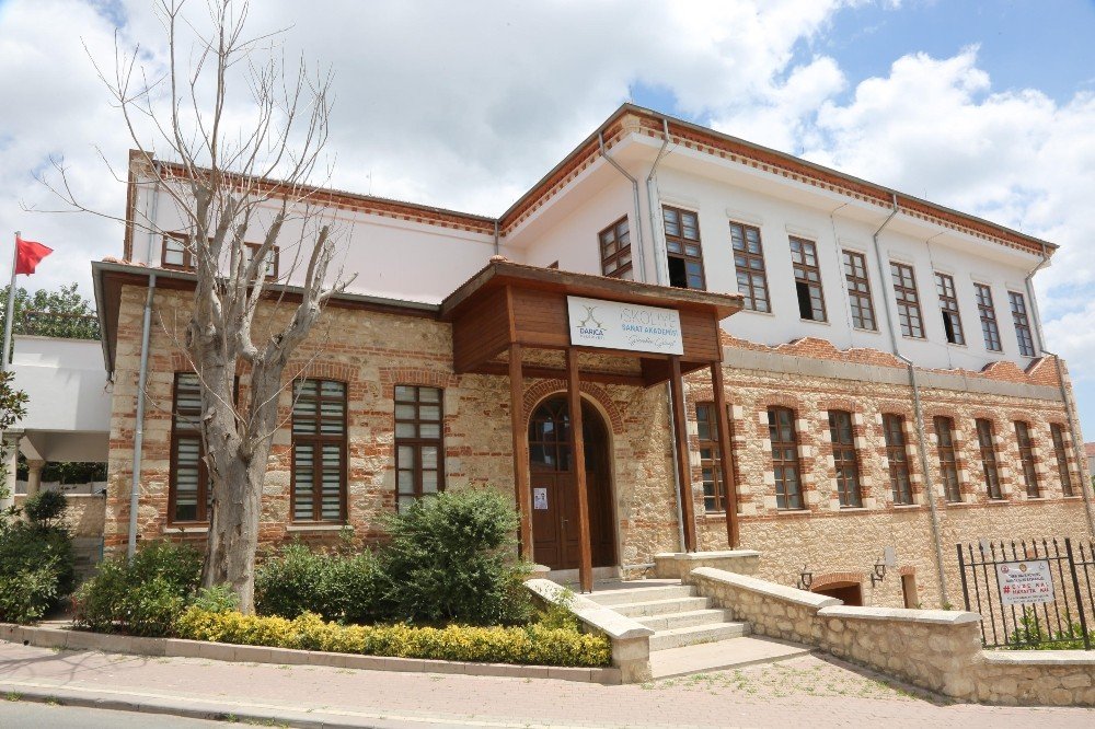 İ̇skoliye Sanat Akademisi’nde Kayıtlar Başladı