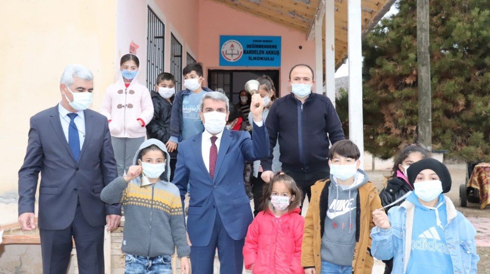 Çorum’da 176 Okulda 10 Bin 869 Öğrenci Ders Başı Yaptı