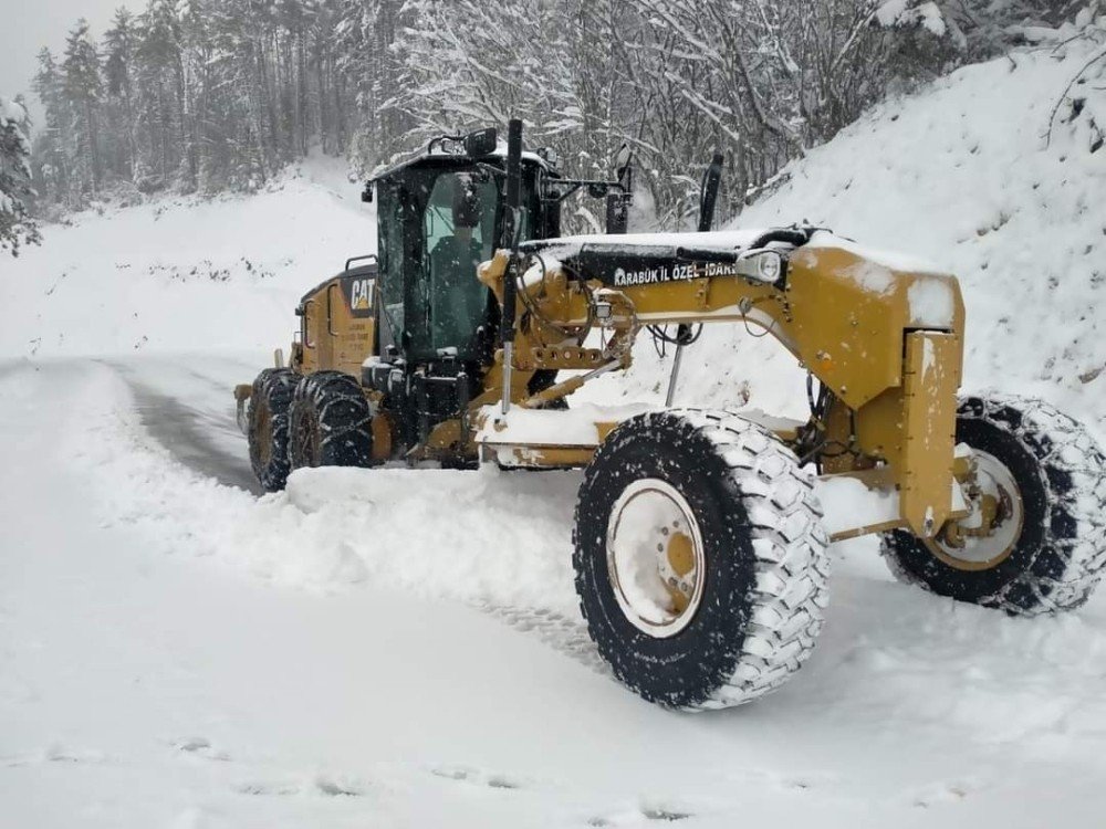 Karabük’te 166 Köy Yolu Ulaşıma Kapandı