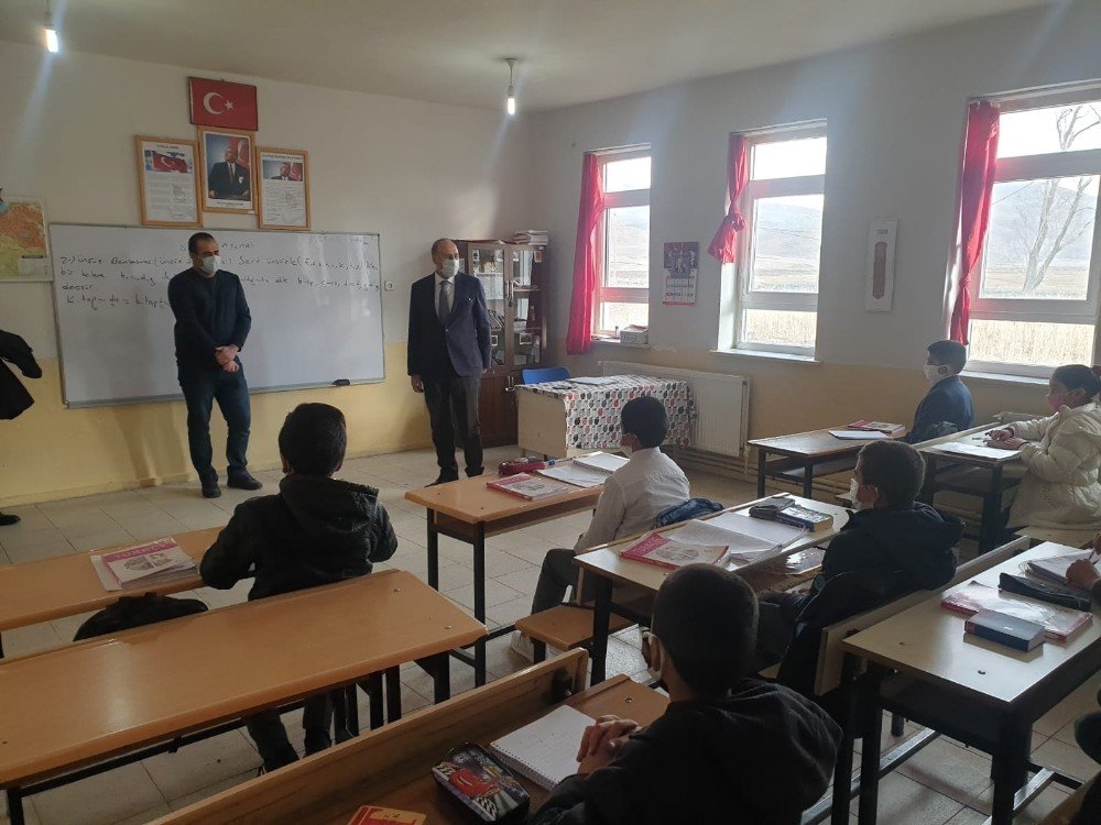 Kars’ta Köy Okulları Yüz Yüze Eğitime Başladı