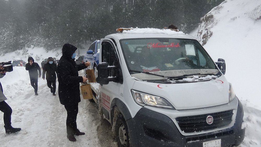 Kazdağları’nda Dağ Evlerinde Mahsur Kalan 30 Kişiye Ulaşıldı