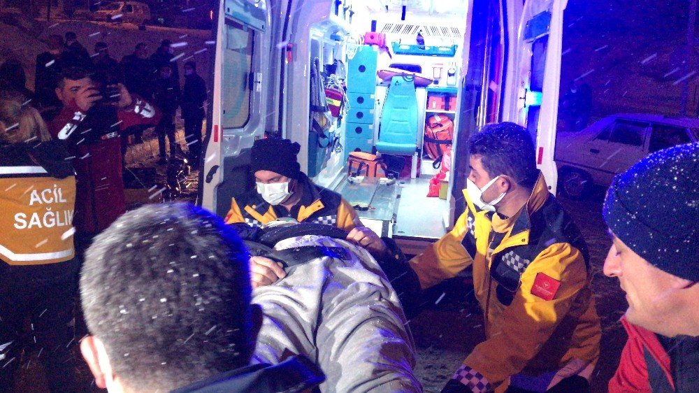 Kırıkkale’de Ticari Taksi İle Çarpışan Otobüs Devrildi: 1 Ölü, 2 Yaralı