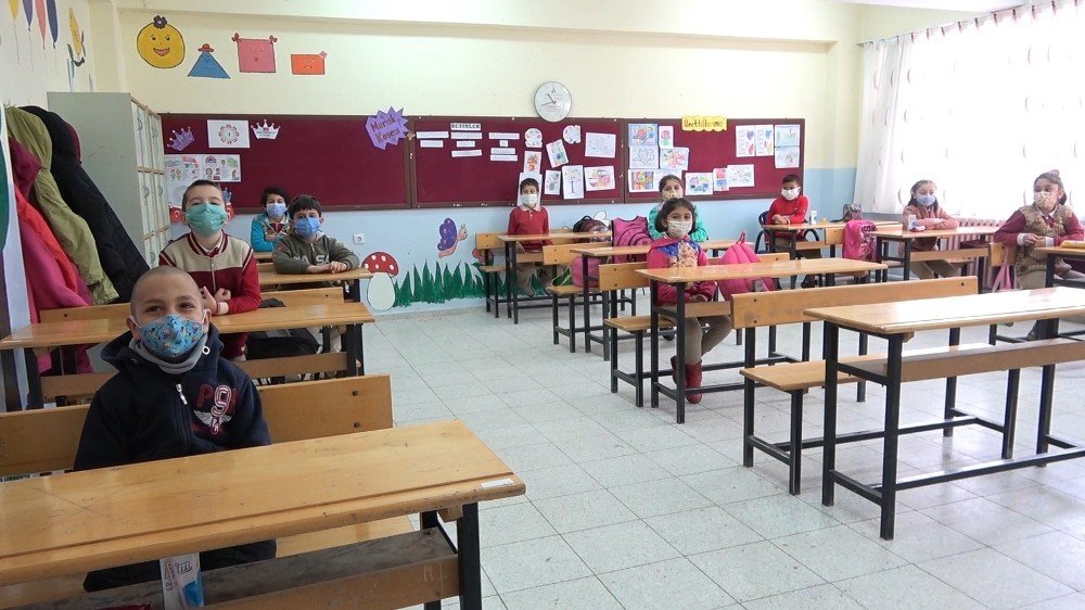 Köy Okulundaki Öğrencilerden Milli Eğitim Bakanı Ziya Selçuk’a Teşekkür
