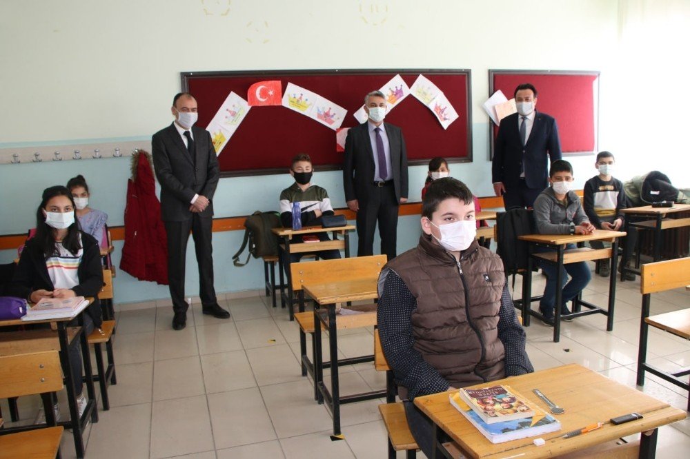 Kayseri’nin 16 İlçesinde Köy Okulları Eğitim Ve Öğretime Başladı