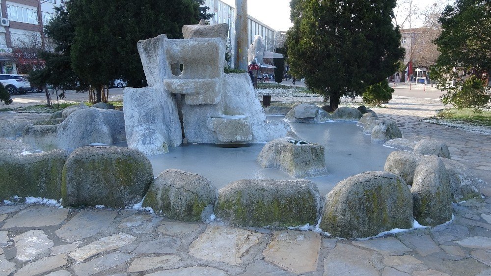 Kırklareli’nde Kar Yerini Soğuk Havaya Bıraktı