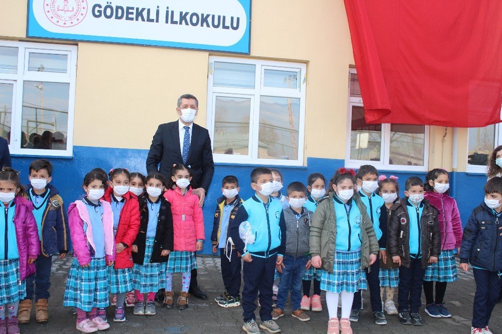 Milli Eğitim Bakanı Ziya Selçuk Iğdır’da