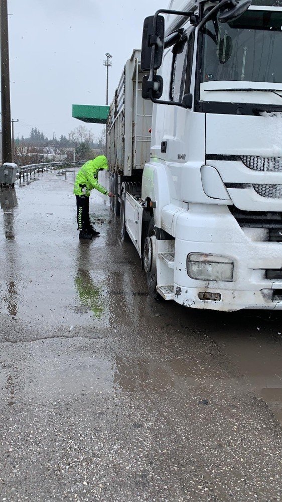 Yük Ve Yolcu Taşıyan Araçlara Kış Lastiği İle Zincir Denetimi