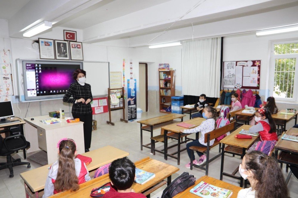 Antalya’da Köy Okulları Yüz Yüze Eğitime Başladı