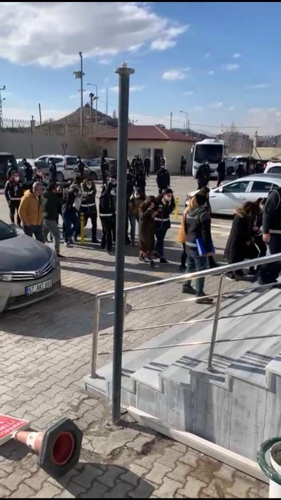 Ağrı’da ’sahte Gelinler’ Operasyonunda 6 Kişi Tutuklandı