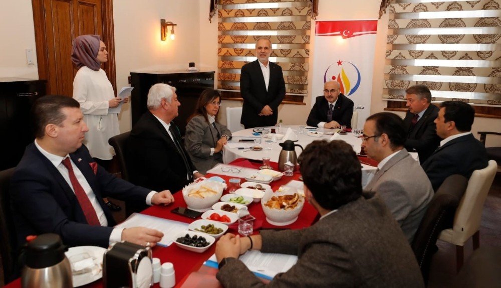 Bağımlılıkla Mücadelede Atılacak Adımlar Masaya Yatırıldı