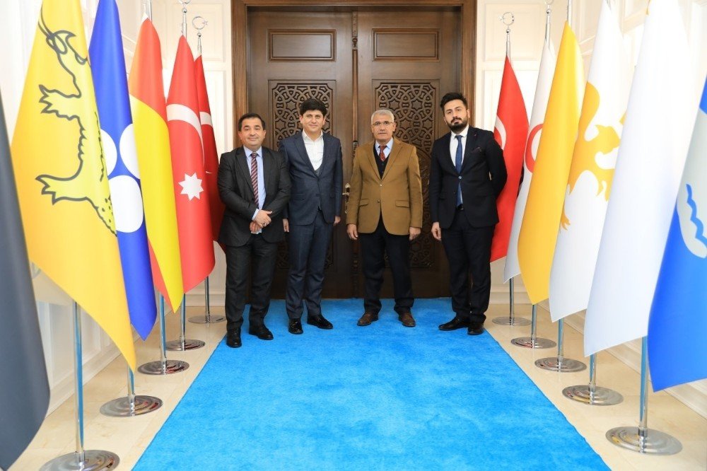 Başkan Güder’e Hizmet Övgüsü