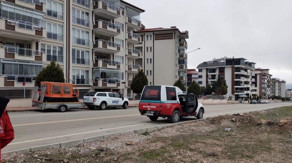 Arazi Aracı İle Geziye Çıkan 4 Genç Mahsur Kaldı: 2 Kişi Yaralandı
