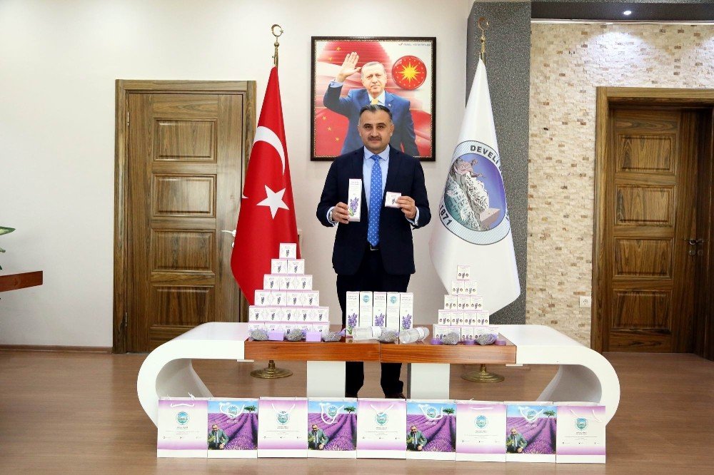 Lavanta Bahçesinden İlk Ürünler Alındı